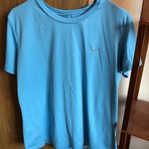 Nike fit dry tee